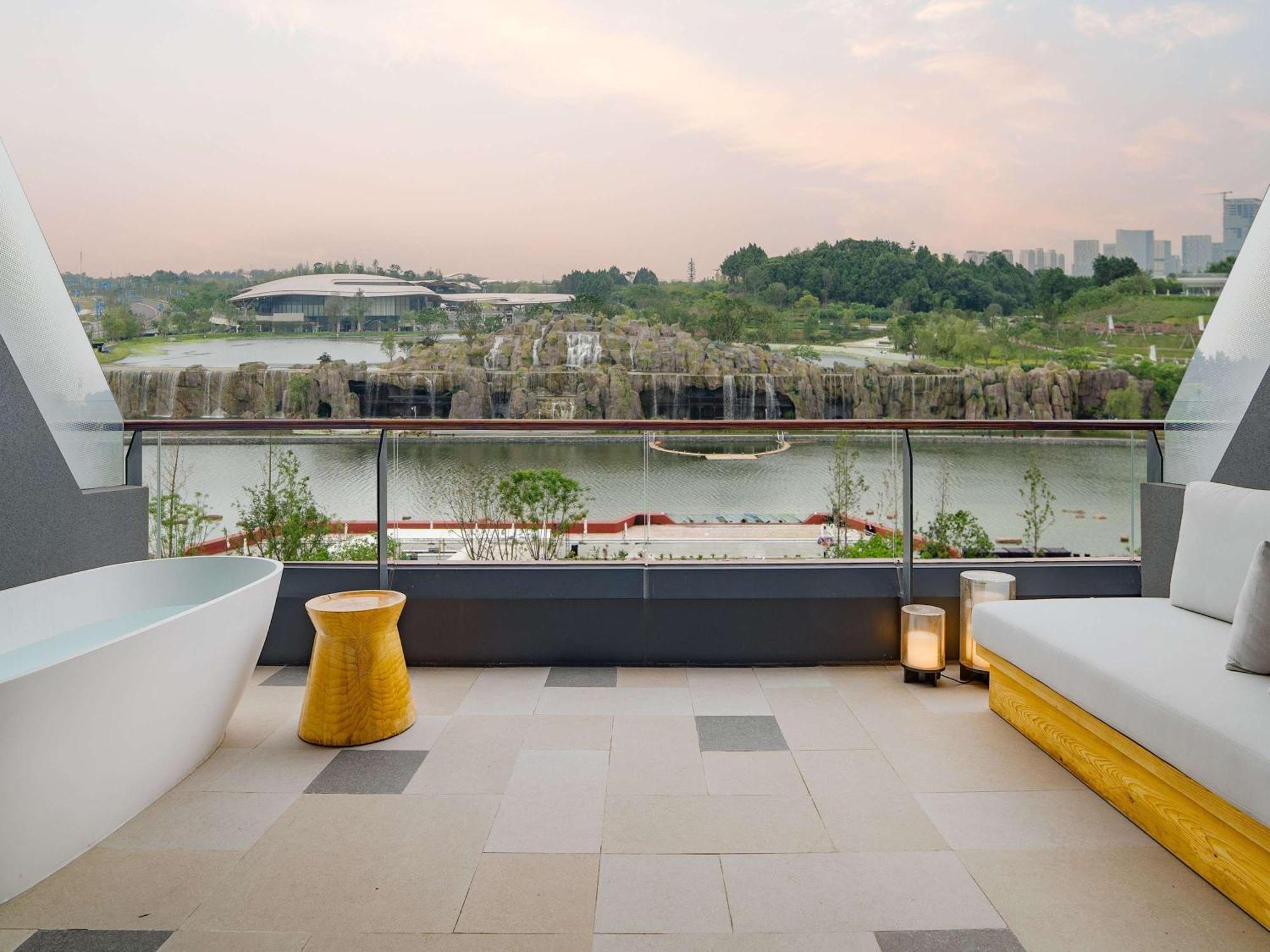 Chengdu Expo Waterfall Hotel - Mgallery Collection Esterno foto