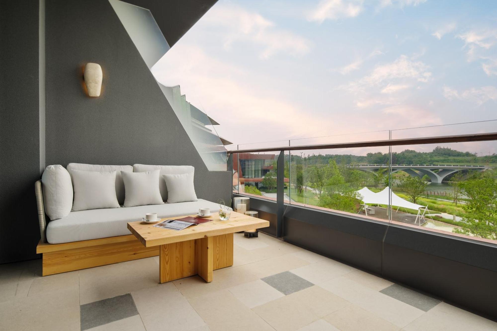 Chengdu Expo Waterfall Hotel - Mgallery Collection Esterno foto